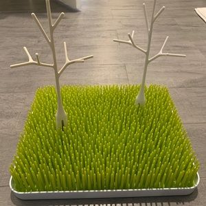 Large Boon Grass with two twig accessories